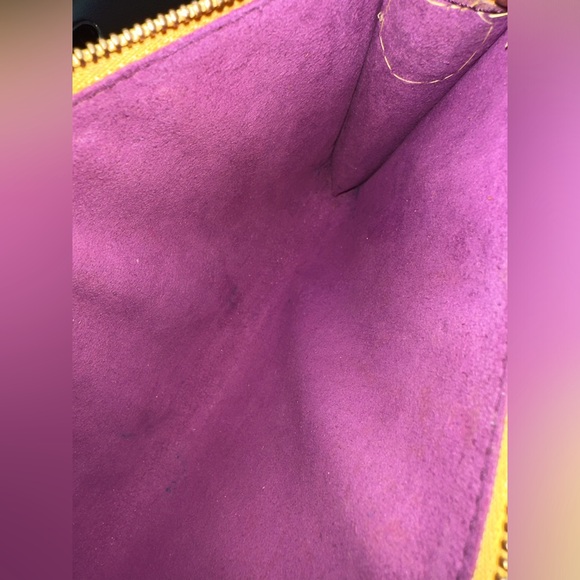 Louis Vuitton Epi Leather Pouchette - Picture 15 of 17